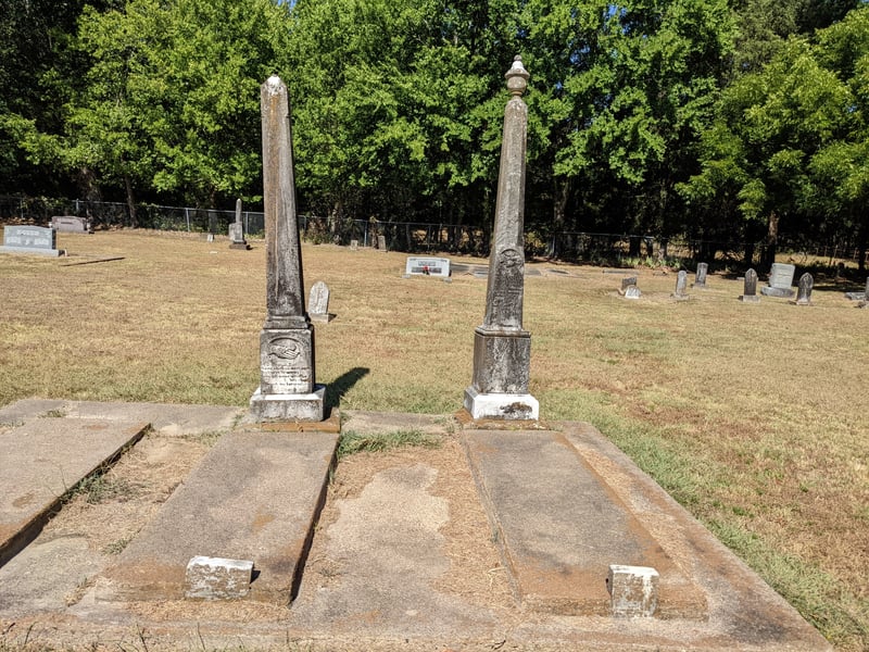 historic-monuments-and-ledger-graves.jpg