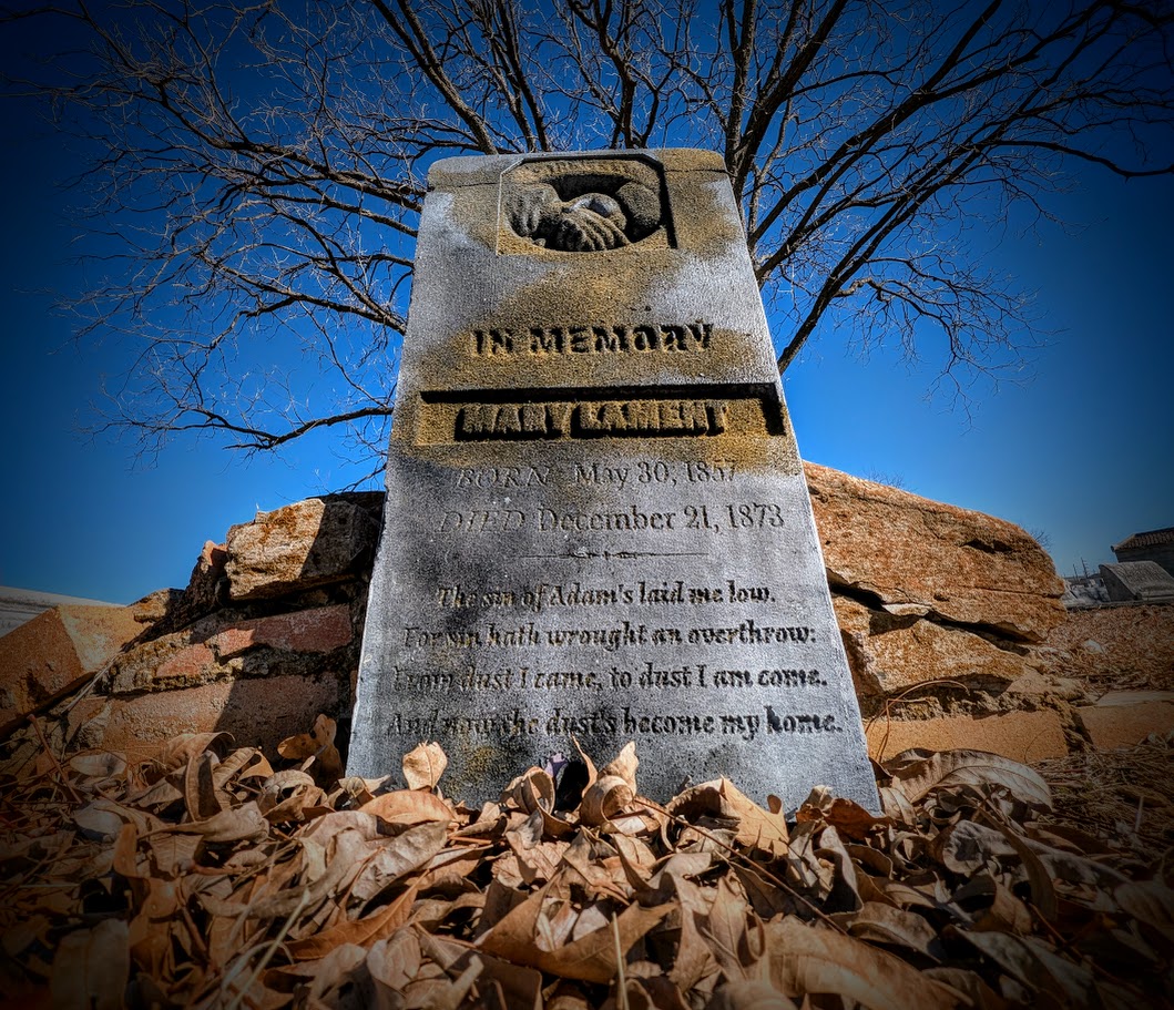 Mary Lament Custom Hand Shaking Grave Vignette
